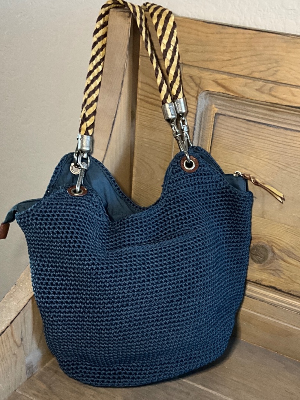 The Sak Blue Crochet Shoulder Bag Gold Brown Braided Leather Handles Boho EUC - Picture 2 of 5